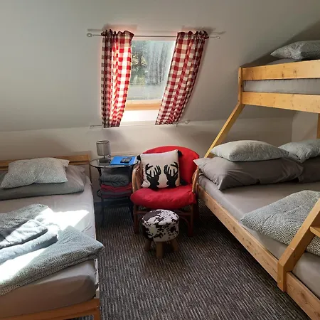 Wolf House Klinovec بيت ضيافة 3*