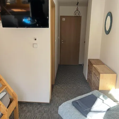 Wolf House Klinovec بيت ضيافة 3*